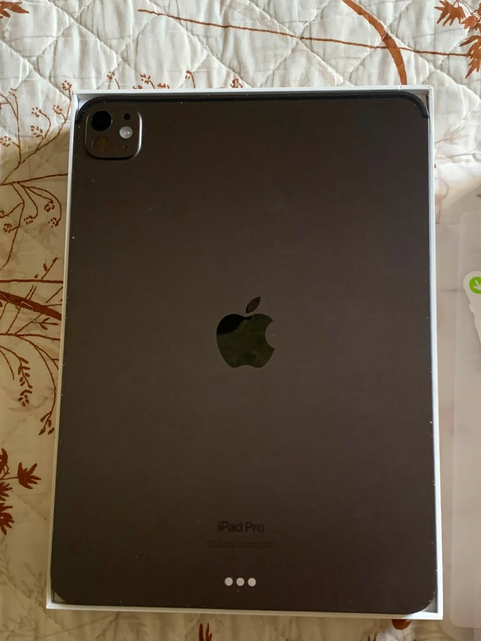ايباد 11 pro M4 للبيع
ايباد IPad 11 pro M4 
الحجم : 11 بوصة 
الذاكرة : 256
اللون : اسود فضائي
البطارية : 92‎%‎
الدورات : 527
الملحقات : رأس شحن + كيبل (1m) الأصليات + الكارتون و ملحقاتها
العنوان : بابل - المسيب - ***********/***********
السعر : مليون و 100 و بي مجال 
الايباد  نظيف و استعمالة فقط دراسة و الايباد فقط بي شخوط مثل ما موضح بالصور
