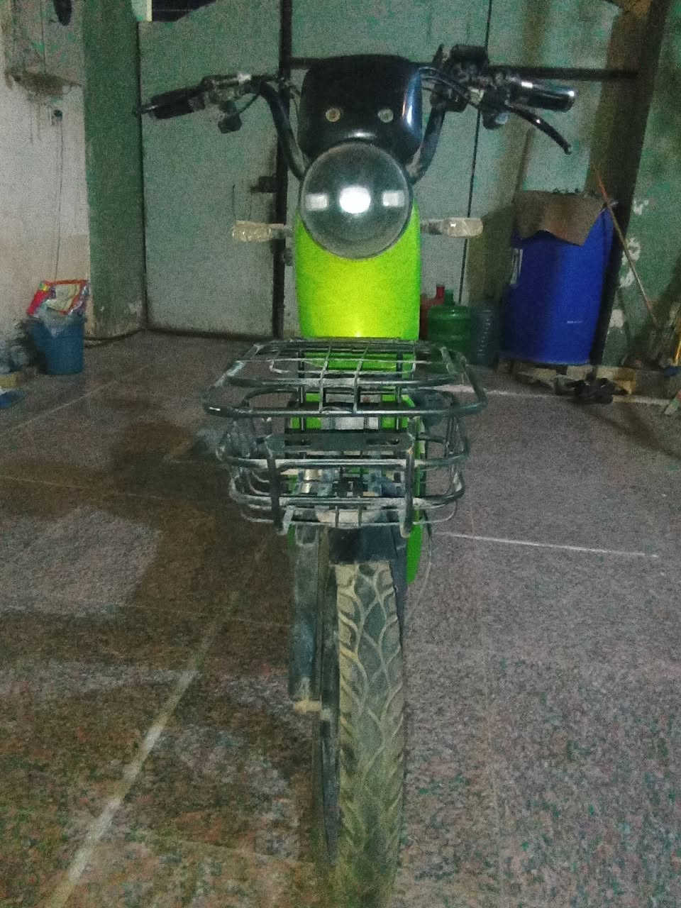 متوفر دراجه شحن نقص بطاريات وشاحنه فقط نضيفه ب 150 وبيها مجال للطيبين مكاني حله ورديه بسيف سعد وره مستشفى الكفيل 

رقم ***********

