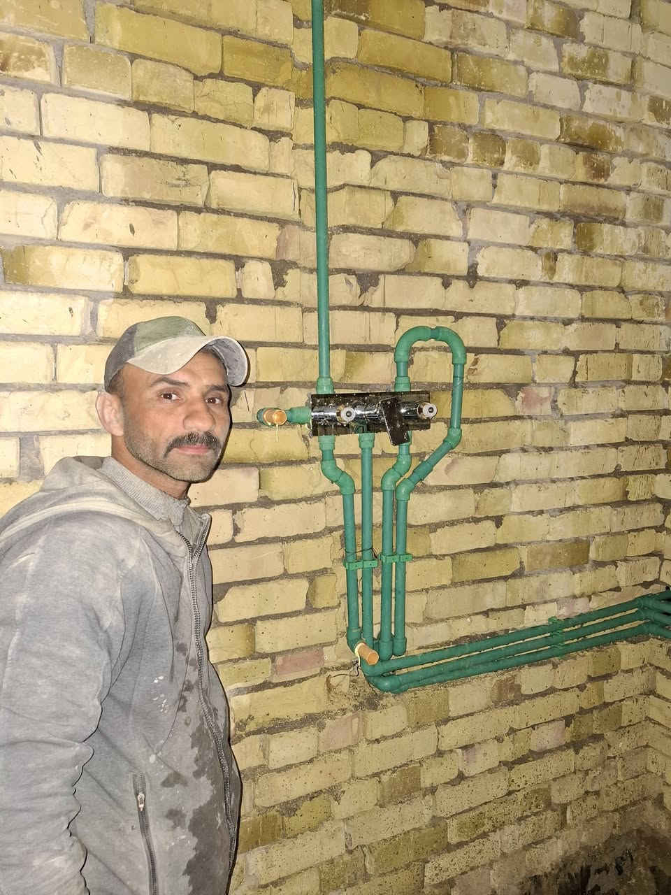 سلام عليكم حيدر تاسيسات الصحيه ماء ومجاري كربلاء المقدسه ***********
