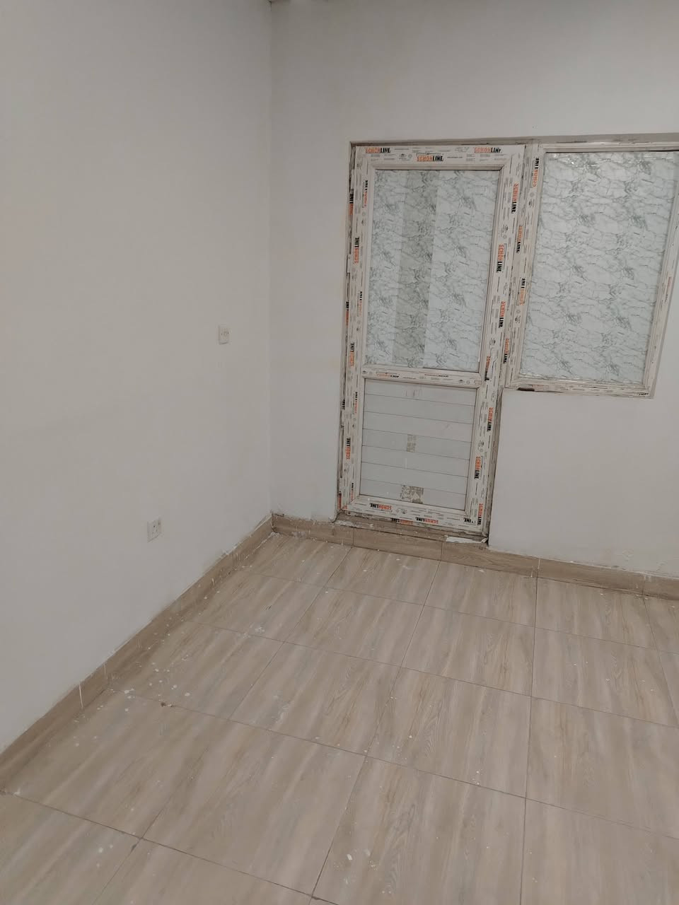السلام عليكم

شقة للايجار c30 الطابق الثالث
السعر ٤٥٠

للاستفسار الاتصال على الرقم
***********
