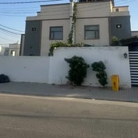 المربع الأول • ٢٠٠م • موقع تجاري
