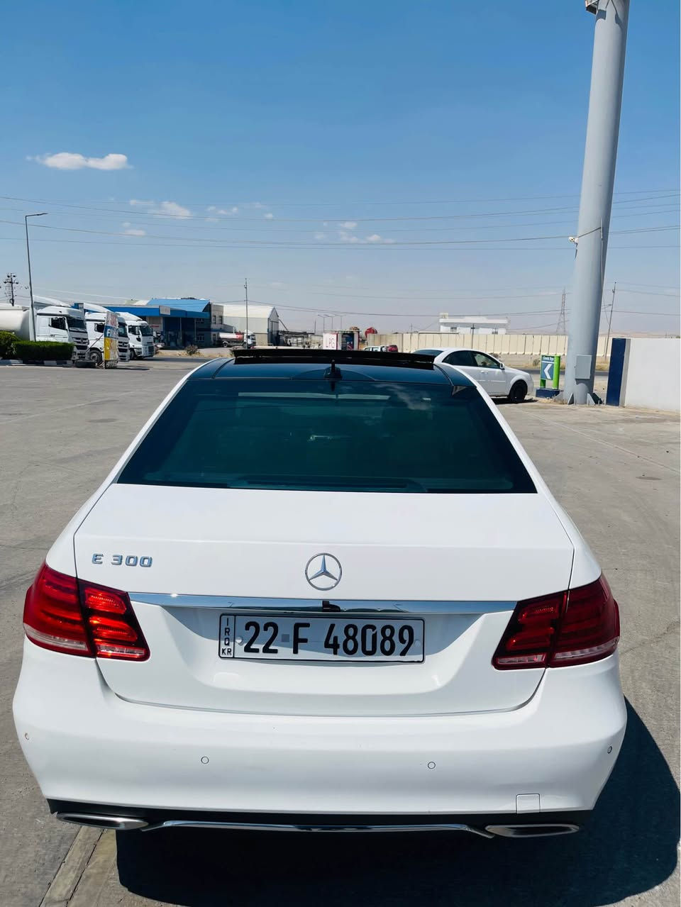 مارسيديس بينز موديل 2016 E300خلجي  6بستون بي توربوفوول موصفات بانورما كوشن جلد قبات موصفات ٣ به له ي له كوردستان بويته سبوخ بي ناوكرتن كئرو مه كينه ي نه كريته وه ته برديد به شه رت *********** أربيل, العراق
