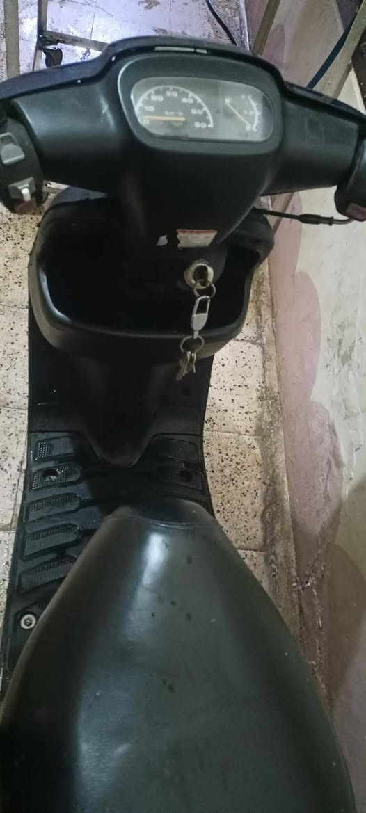 السلام عليكم مطور بوتين للبيع بس قبق هندر مفتوح شاصي شرط ويرمنيا كله شغاله درع اصلي مطور كاعد رزن مكينا خرسه مابي صوط ونه مال اكسن تايات نضاف نكره سلف السعر 400وبي مجال *********** تريد خط أو  الواتساب بي
