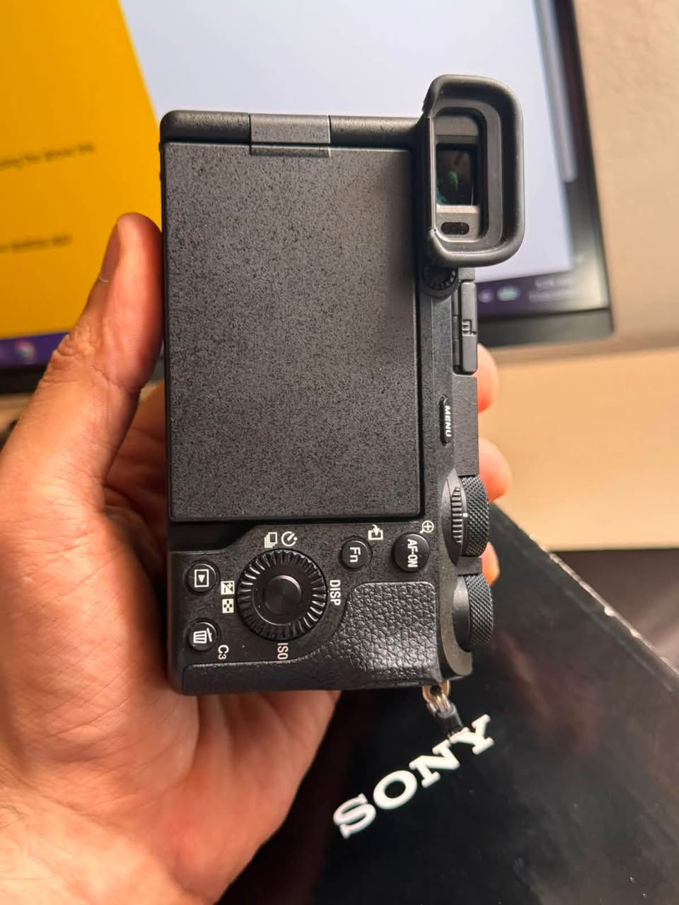 Sony a6700 
شتر ١٧٠٠ صوره شبه جديد

١ باتري شركه و كرتون موجود

 سعر مليون و ٥٠٠ الف 

وتساب ***********
