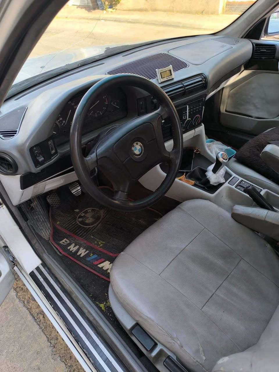 Bmw 1991 ger 3adi 525 full mwasafat raqam slemani sanawey tazaya bayani beka ba naw xotawa sayara ka ger w makina w karabi w hamw gyani basharti fa7s s3ri 45 galla yak toz majal shwen slemani *********** السليمانية, العراق
