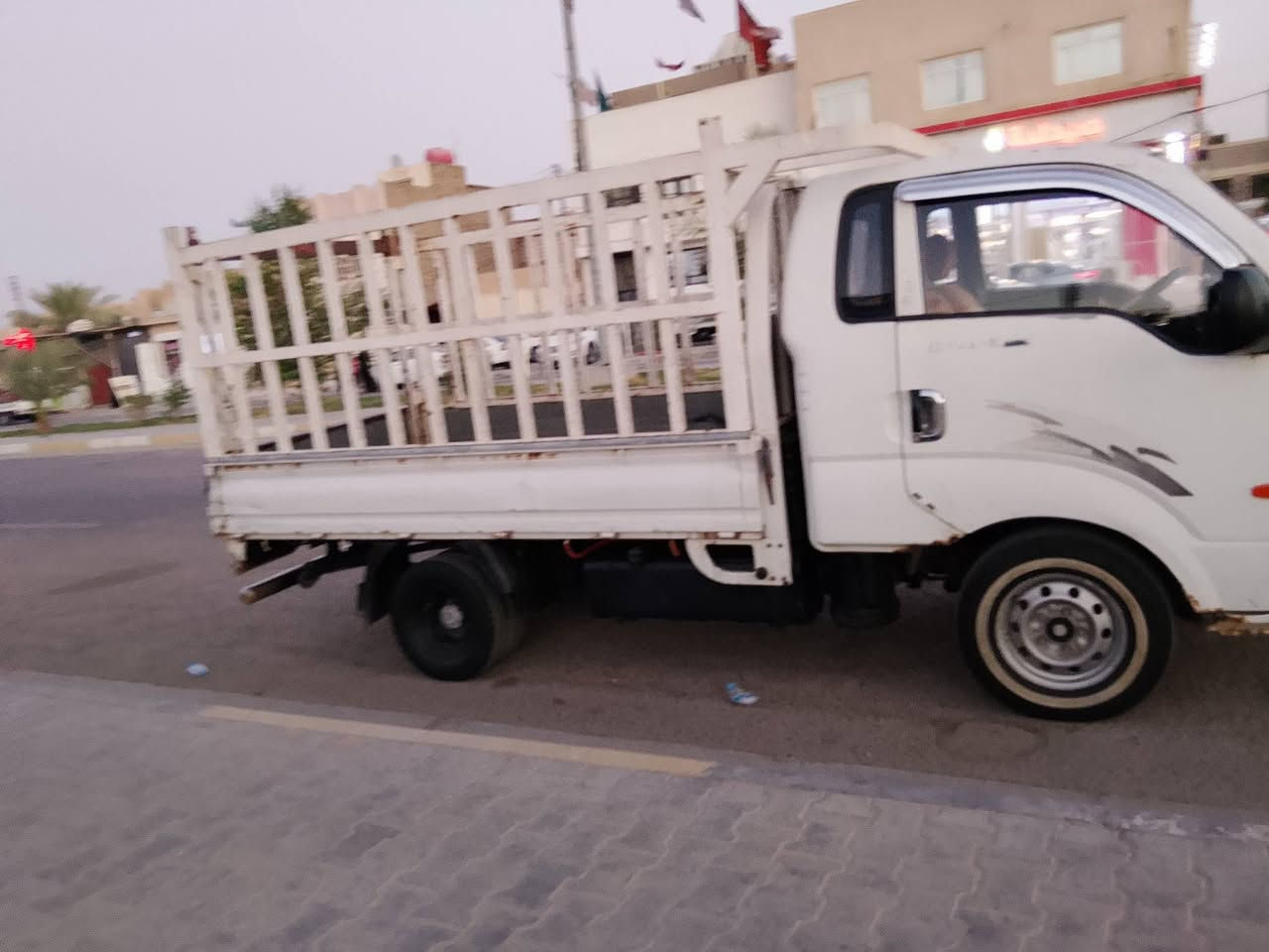السلام عليكم كي 2007 العنوان كربلاء حي العامل سعره 70 مكينتها بها خيط بخار والبريد مبدل***********
