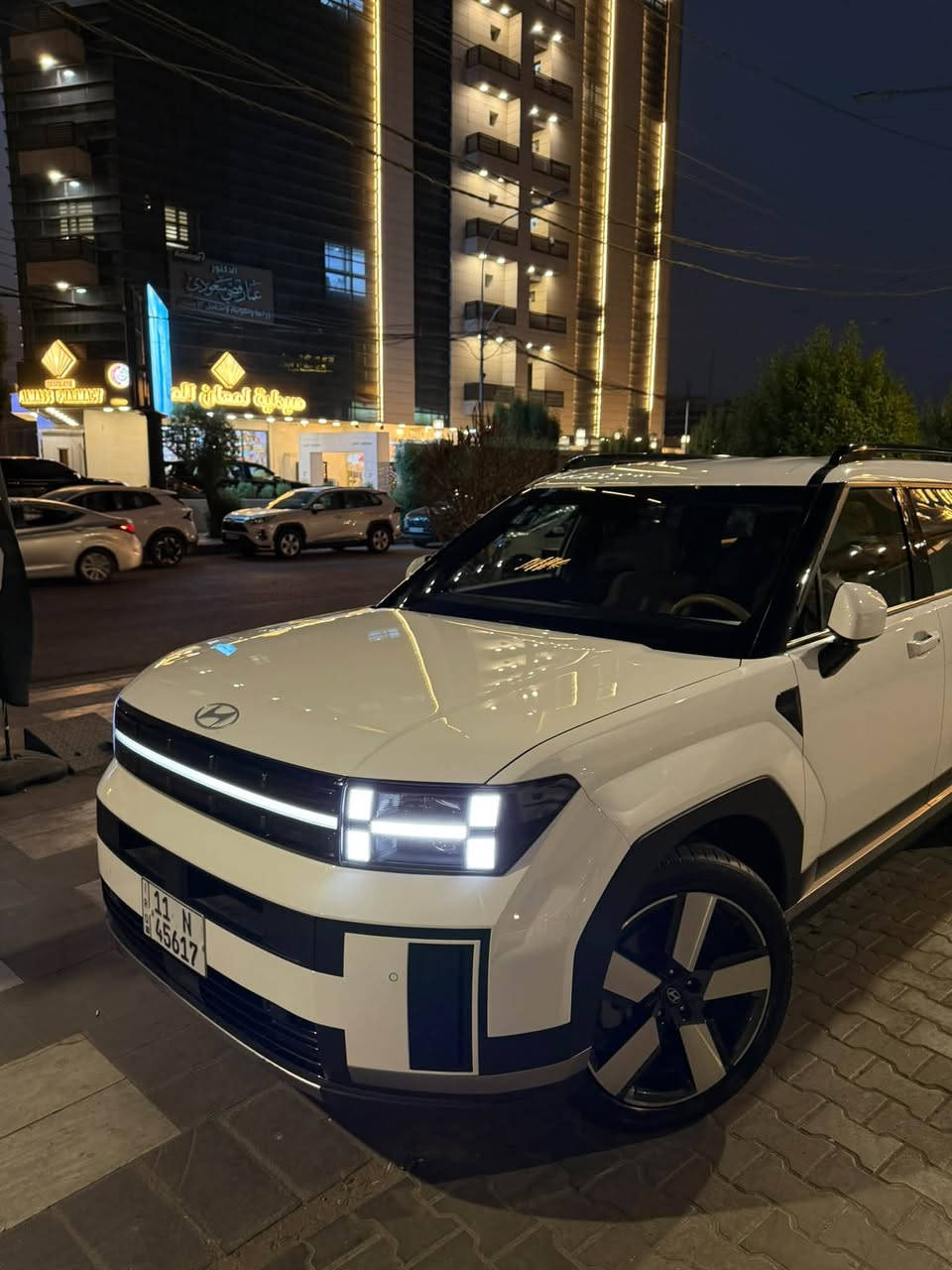 السلام عليكم 
هيونداي سنتافي 2024 
خليجي وكالة الاولى موتورز 
محرك 2500 بدون تيربو المرغوب 
فول مواصفات عدة البنراما 
رقم بغداد الجديد باسمي شخصياً هزة جديدة 
7 راكب 
3 قطع تبريد 
داخل قرميدي 
كير عصة 
كراسي كهرباء 
صندوك كهرباء 
بك لايت LED 
سايد بريك دكمة
اوتو هولد 
مانع نزلاق
مانع نحدار
4 انظمة قيادة 
شاشة متصل 
 شفتات ستيراً
كروس سرعة 
شاحن واير ليس 
منافذ شحن تايب سي عدد 6 
ويل كب حجم 20 
بصمة عدد 2 
بردات ابواب خلفية 
نفكيشن 
السيارة بعدها بجياست لشركة 
كلش حلوة 
بيها BDR بل بنيد ع كد 3 اصابع ممبين ابد وطخة بل صندوك ع وضعها فقط 
مكان السيارة : بغداد البنوك 
السعر : 208 $ وبيها مجال للشراي 
للاستفسار : ***********
