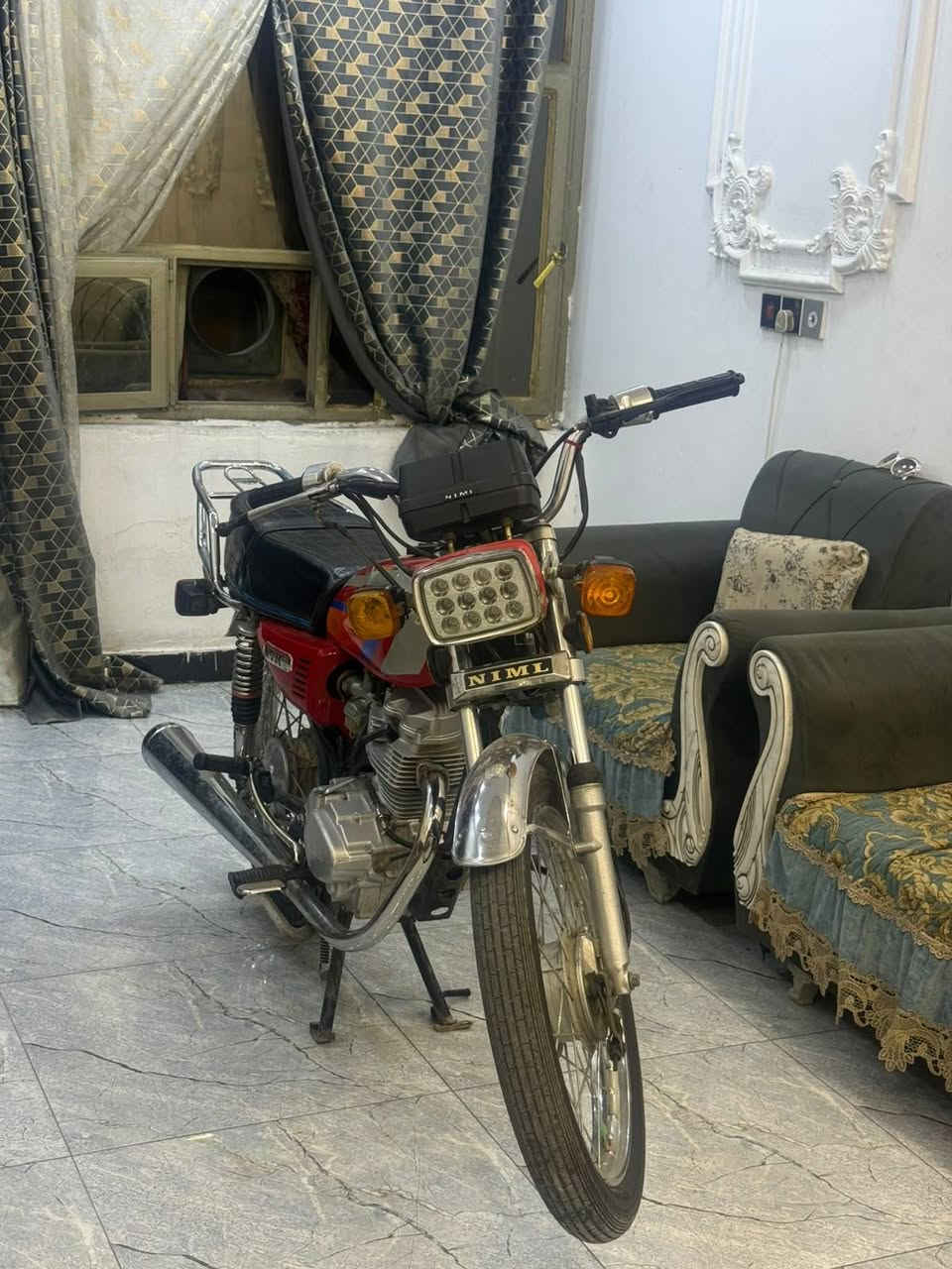 السلام عليكم دراجه ايراني لل بيع دراجه كفاله عامه ما بيه شي بس بيه نواقص قليله اله الدراجه غير شي ما بيه تضرب هندر وتطلع و الدراجه كلك بس تجي تاخذه من باب البيت واذا تريد مكاتبه هم عادي ودراجه نضيفه تضرب هندر وتطلع سعره 550 وبيه مجال لل طيبين مكاني بغداد الدوره وهاذ رقمي ***********
