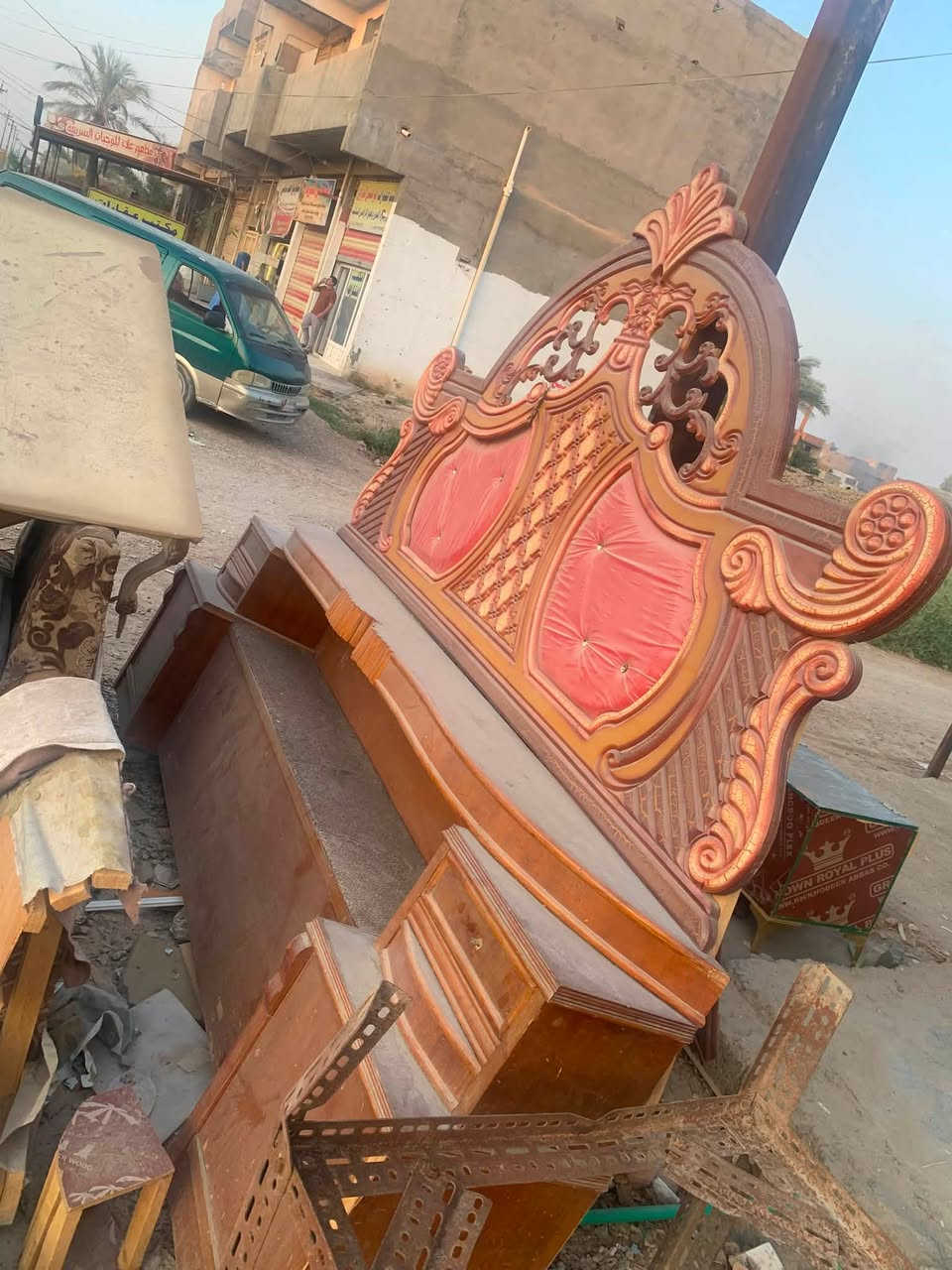 اسلام عليكم ميز راس جرباية مستخدم قليل حيل نضيف يرادلة اليدات ترتيب المن يريدهة يراسل صفحة الملاحضة يكون مجان مجانن او اتصل عل رقم ‭***********‬ رجع اكرر مجانن بس توصيل عليك
