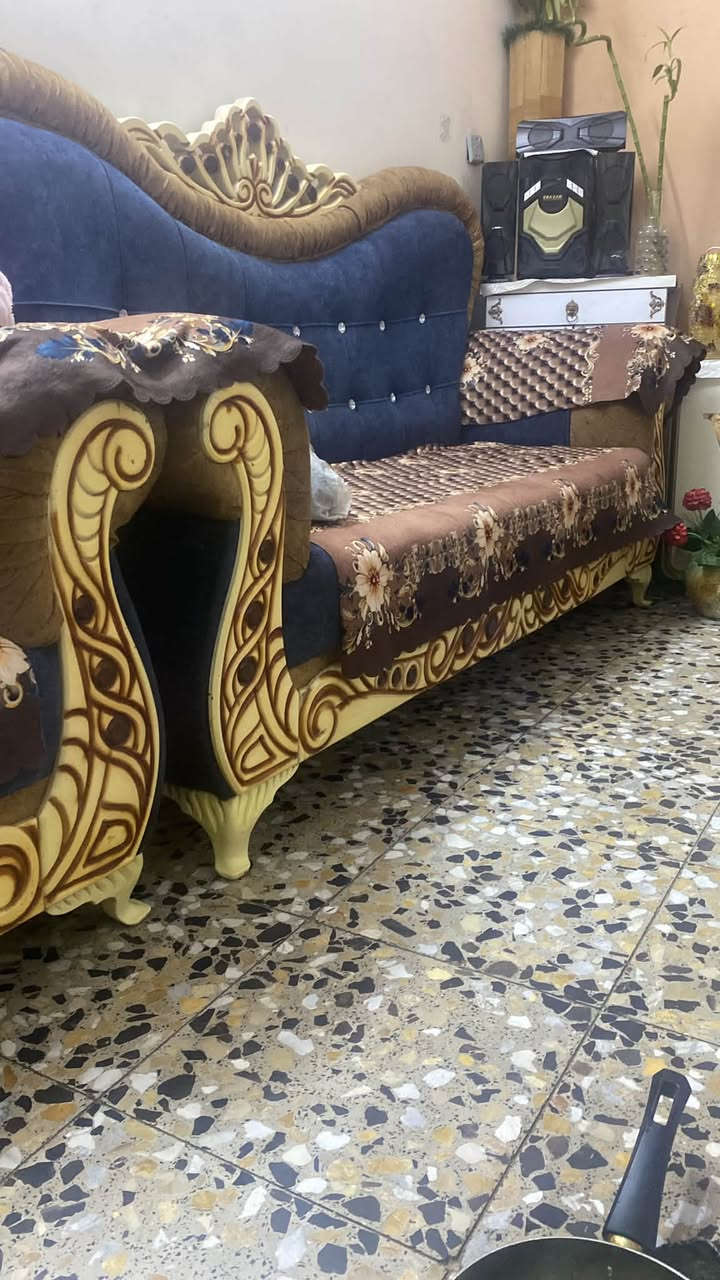 البيع وعندي غراض مال بيت بعد هم
***********‬
