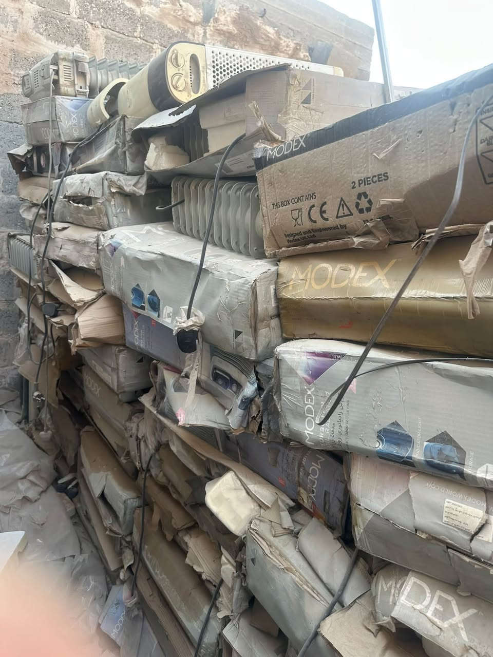 يوجد 400 قطّعه صوبه زيتية ألمانيا 
القطعه مفرد ب 50 الف جملة ب 40 الف
ماركه موتكس المانيه راقية 
بغداد يوجد توصيل ***********

