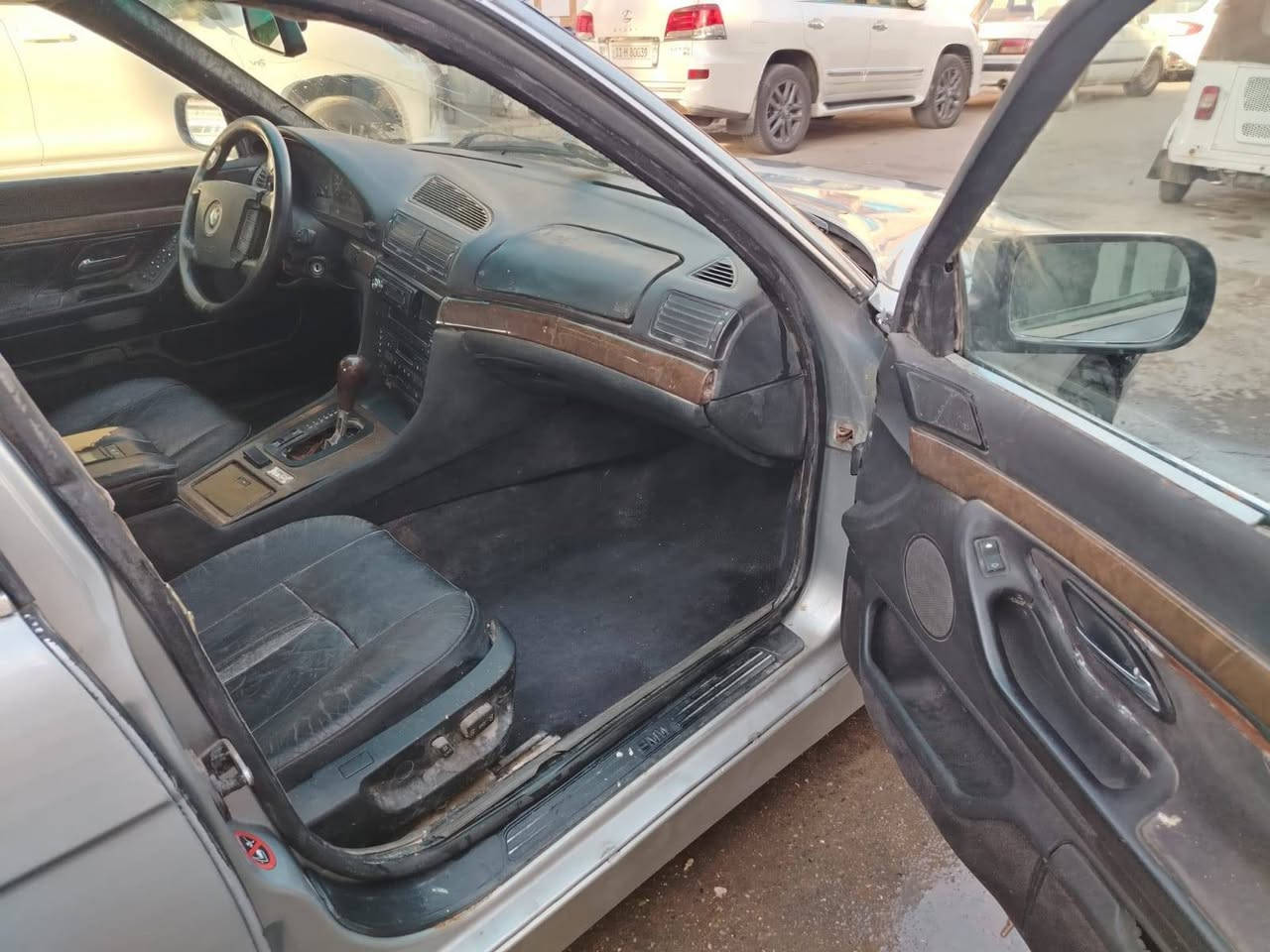 خفاش 740 موديل 96 رقم كربلاء تحويل ثاني يوم كير ومكينه مال حاويه كير تمساح غرفه جلد صدر امامي خلفي جديد لون سلفر السعر 39 مكان بغداد الحبيبيه قرب ساحت الحمزه رقم ***********
