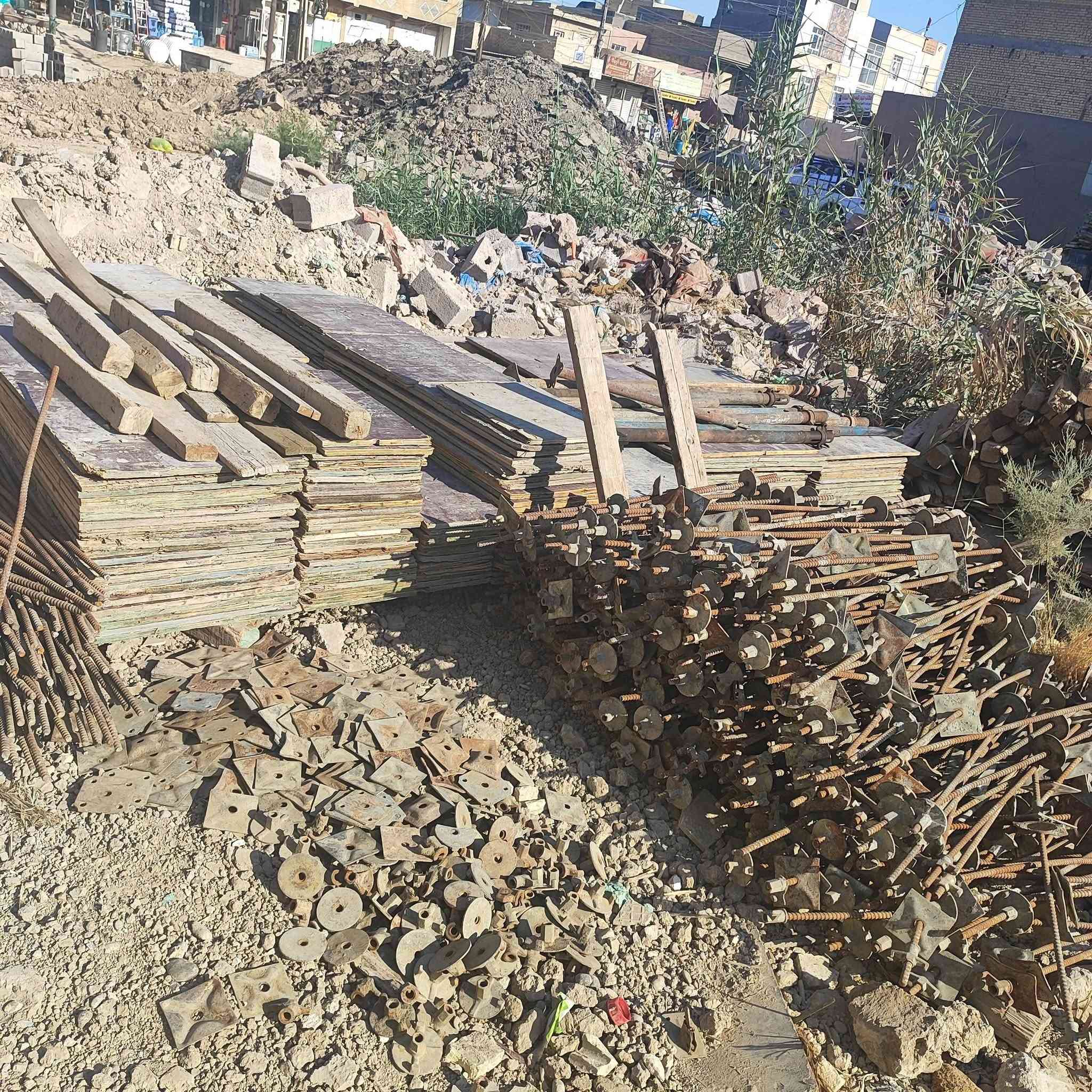 السلام عليكم بولطات وقفايص وخيارات وبراكيتات سكلة للبيع/للاتصال ***********
