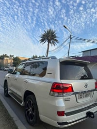 لاندكروز GXR • ٢٠٢١ • ١٢٧٠٠٠ كم