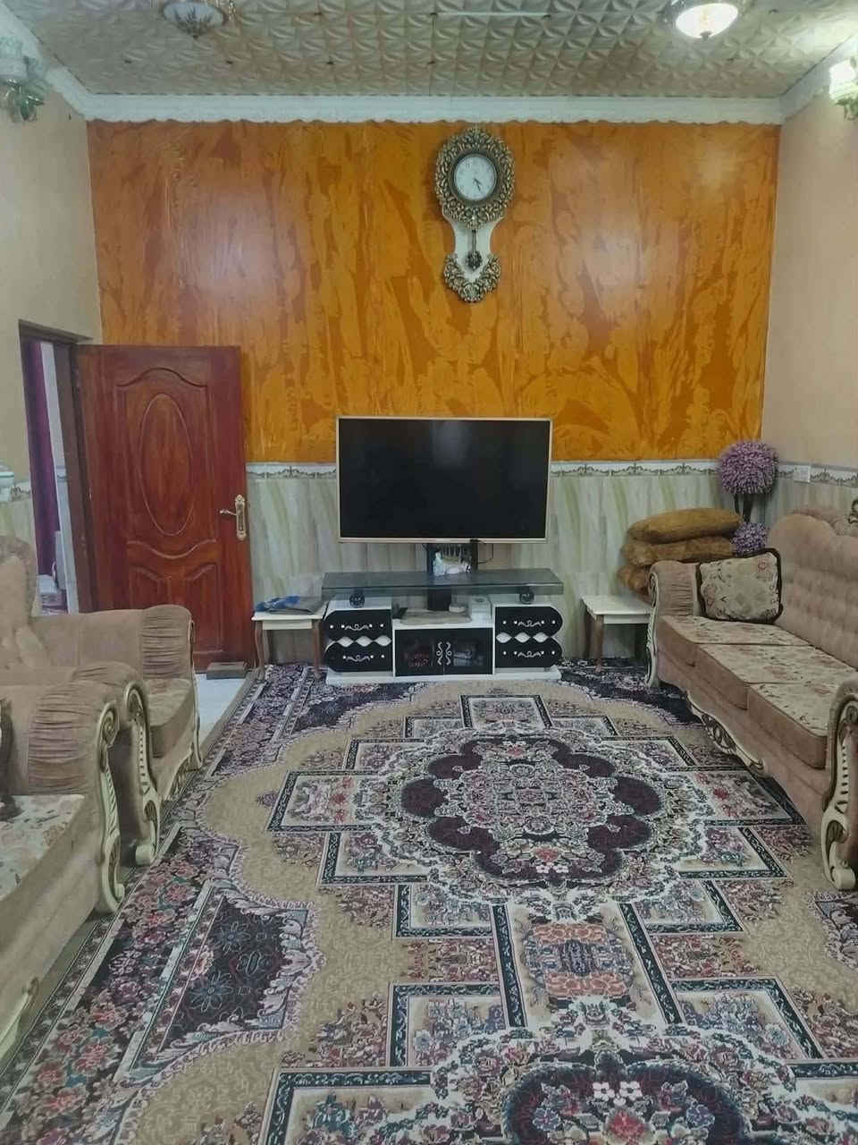 اعلان
بيت يباع عن طريق #المبادره
حي الفرات
📐 المساحة: 125 متر
📏 الواجهة: 12 ونص متر

🔹 تفاصيل الدار:صب كونكريت مسلح
طابق واحد
 • غرفة نوم
 • صالة
 • استقبال
 • مطبخ
 • صحيات
 • طارمة
للاستفسار ***********
او مراسلة الصفحة 
اومراجعة مكتب النيزك للعقار حي التاميم
