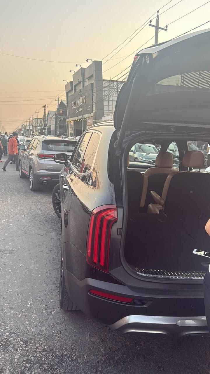 كيا تليورايد ٢٠٢٢ 
سيارة جديدة ما بي دينار مصرف
ضرر جاملخ امامي ويا باب بجم كبس 
حادث حيل خفيف
بدون اربك بدون دواخل ابد
سيارة فولل علي فوول
رقم شاصي موجود بالمنشور 
ماشية ١١٨ الف كيلو متر 
للتفاصيل ***********
