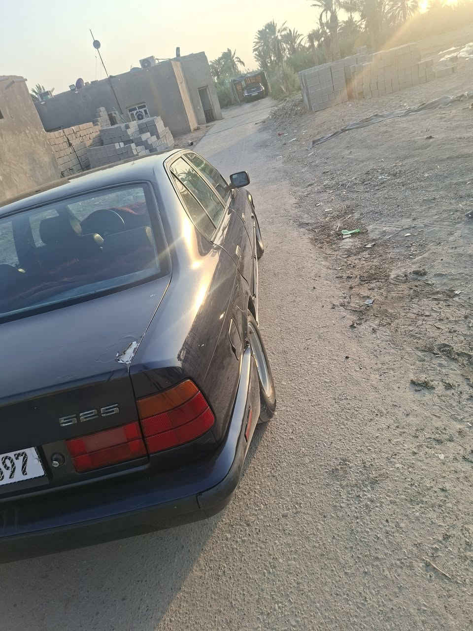 السلام عليكم سيارة للبيع بي أم مديل 2000محرك فانوس مسكر سيارة جاهزة حداده تبريد تخم تاير سيارة صبغ جمالي فقط للأستفسار على هاذه رقم ***********
