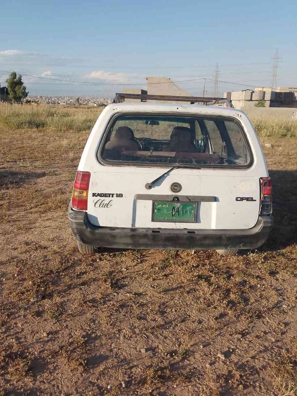 السلام عليكم سياره اكاديت للبيع موديل 91 حجم 16  زوج تايات قدام جديد بدون كربون سنويه اخضر شي قدام العين شرط المحرك والكير الشاري يتصل العنوان الموصل شرط التحويل ***********)السعر13وبي مجال
