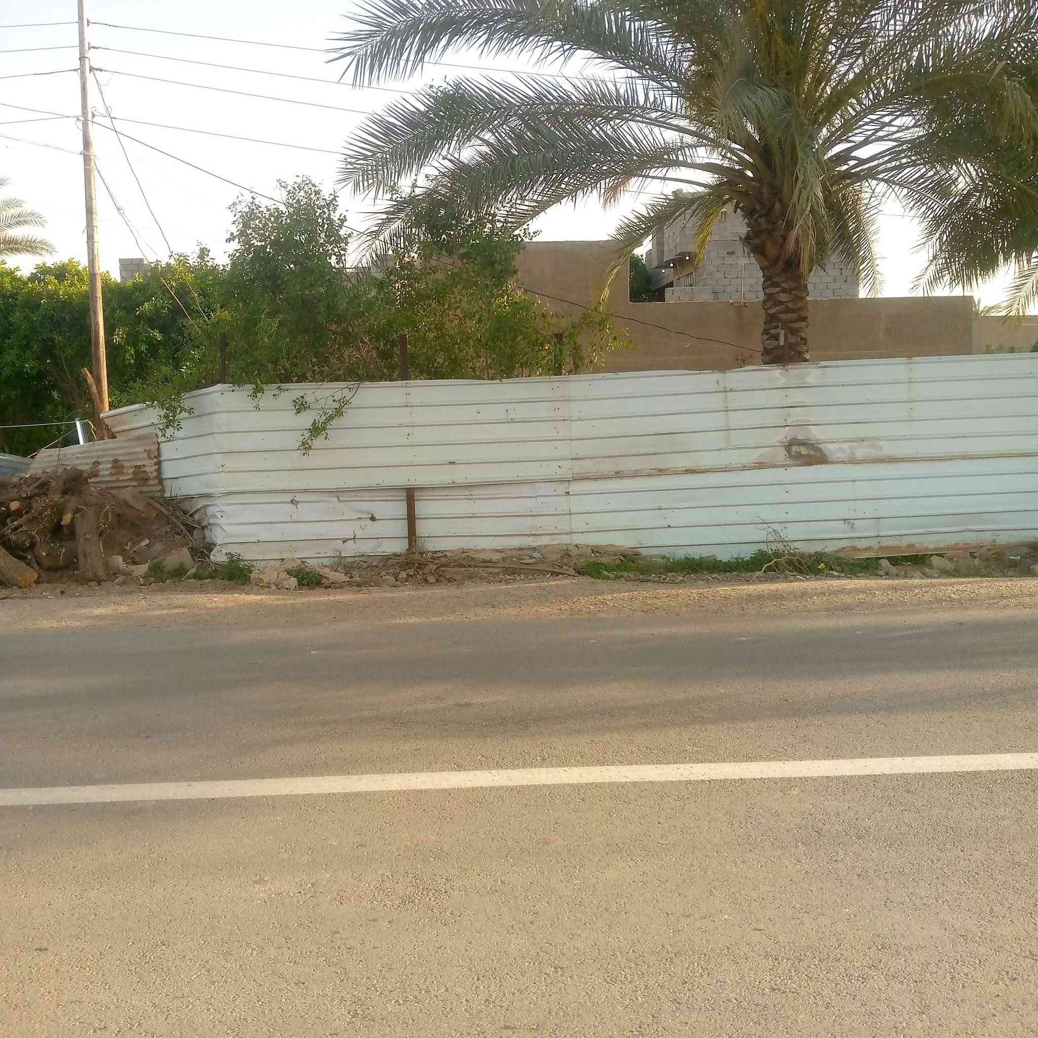 السلام عليكم
بيت للبيع  مساحت الأرض 500 م
على شارع الرئيسي مال جرف الملح

للاستفسار ***********
