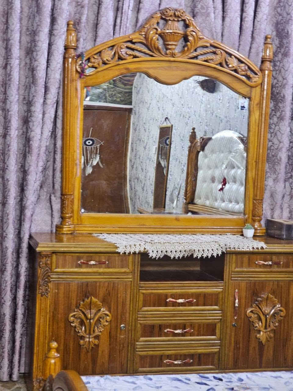سلام عليكم غرفه صاج البيع سعره ملوين و٤٠٠ وبيه مجال غرفه جديد وصاجه ثكيل ويخبل مكانه بغداد شراي اتصل وبيك خير ودلل***********
