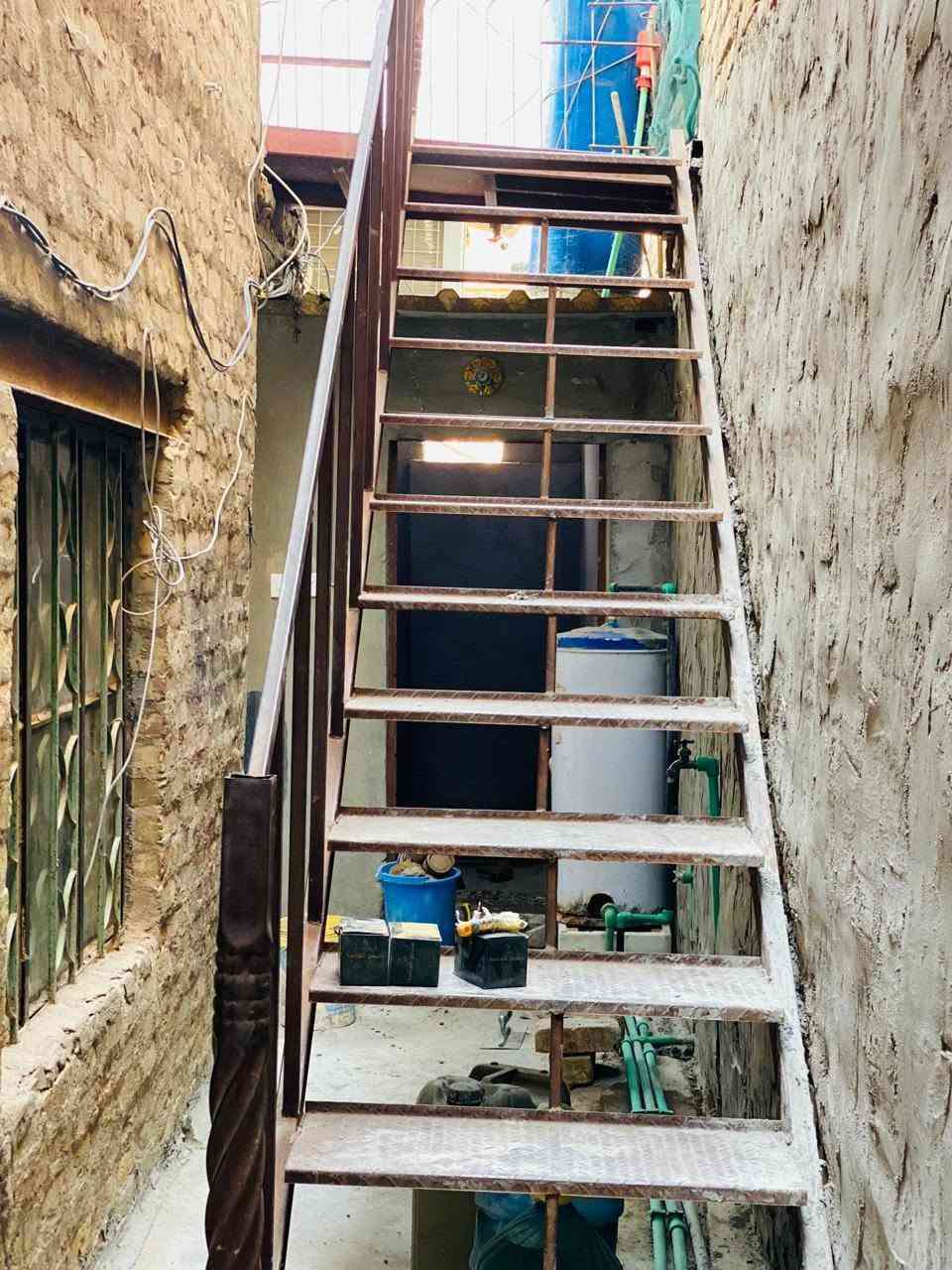 سندويچ مستخدم قطعتين طول 5 متر
درج حديد طول 4.50
عرض 90 
12 بايه وياه صحن قياسه 1.70×70 
المسيب سدة الهندية 
***********
