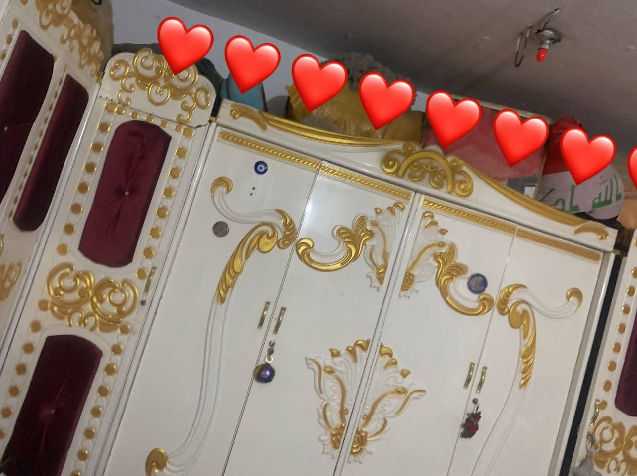 سلام عليكم غرفه نوم للبيع الغرفه نضيفه بس مستعًجل على سعرها السعرً مليون و200وبيها مجال قليل مكان بغداد سبع البورً  ***********👍🏻
