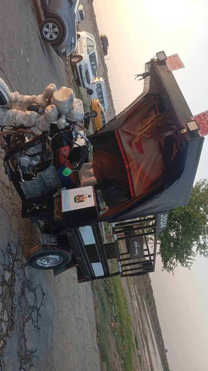 ستوتة ام طير رقم*********** موديل24📦💯اوراق كامله ؤبليته بيهه تخم تايرات جديد كهربائيات كله شقاله اشاير بكلايتات دشبؤل سلف  نشرات بكل ستوته مفوله محرك بشرط سبانه ما مخلي على محرك مكاني ديالى حمرين سعر خاص خابرني ؤتدلل كل برقي نقص ينزل 100الف🧿📦
