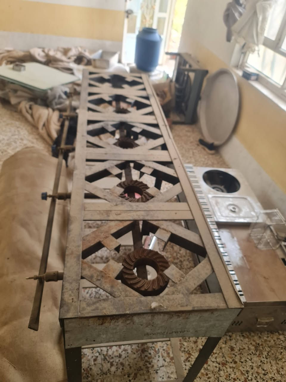 طباخ خمس عيون وكريل همبركر وحماية طعام ومثررامة لحم ديوانية دغارة ***********
