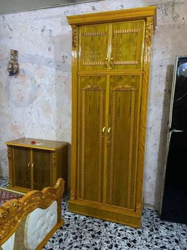 السلام عليكم هذا شغلي تصليح وصبغ الخشاب وشغل مضبوط وين مجان اشتغل صاحب عائله اريد اعيش وعندي مريض ولتزم بل موعد وشغل وين مجان رزق اروح اشتغل العنده صبغ أبواب جراجيب وغرف نوم اي شي اخشاب حاضر ولتزم بلخدمه *********** وتساب

