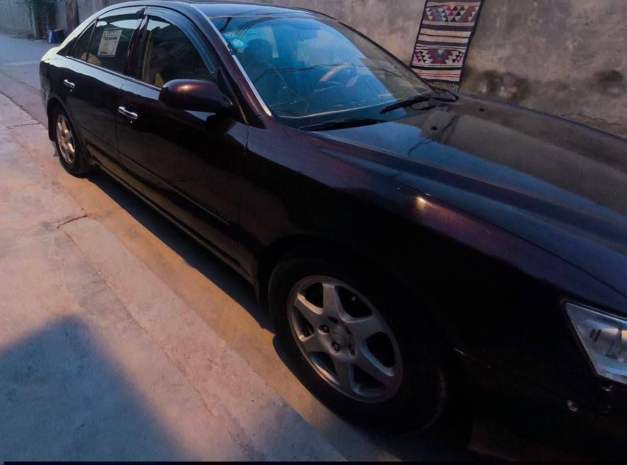 سياره سوناتا وارد امريكي موديل 2006 6 سلندر رقم بغداد دولي بأسمي حادثه جاملغ الخلفي ايسر صبغ حزام قماره ما مصبوغه السعر 80 وبيها مجال مكان السياره بغداد المدائن هذا رقمي بي  واتساب ***********::***********
