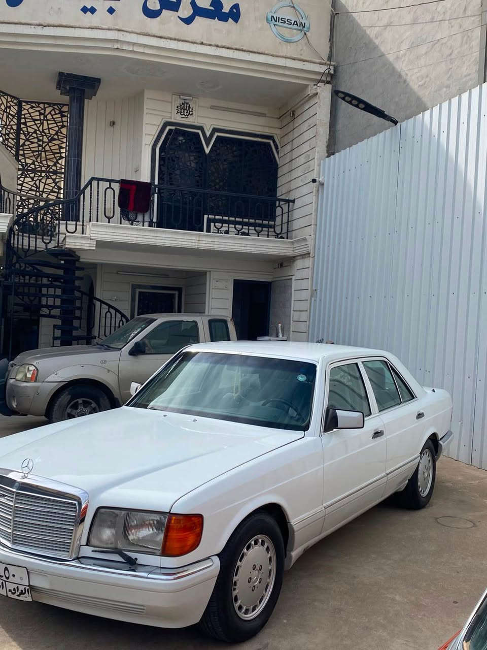 Mercedes S 500 1990
سەیارەکە یەک دەستە خاوێنە
سبوغ عامە بێ لێدران 
مەکینە ٨ پستنە گێر و مەکینە و کارەبایات  
رەقەم هەولێرە رەقەمەکەی لەگەل نییە 
مشتەری تەلەفۆن بکە 

***********

نرخی ١٠٥ وەرەقە أربيل, العراق
