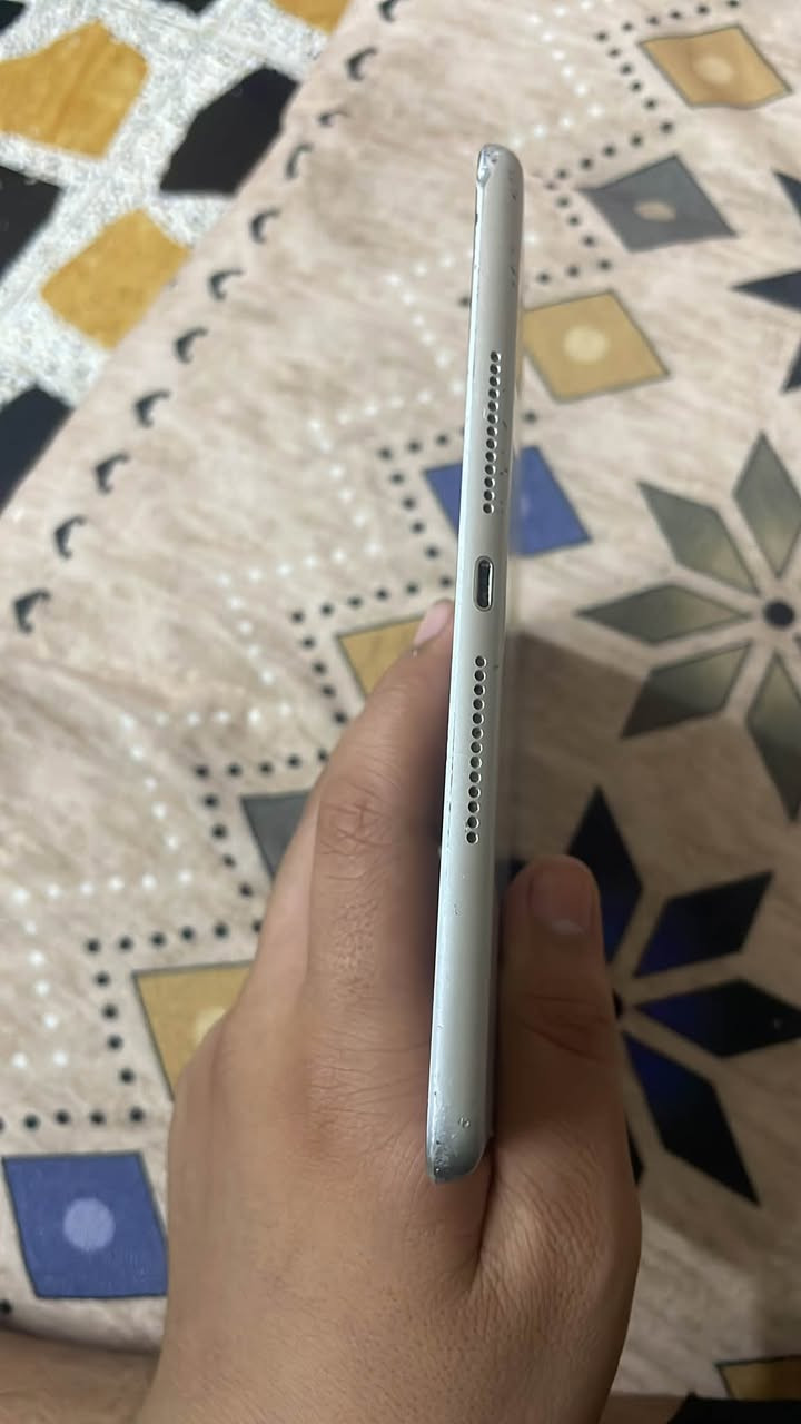 آيباد ٩ • ٦٤ • ما مفتوح