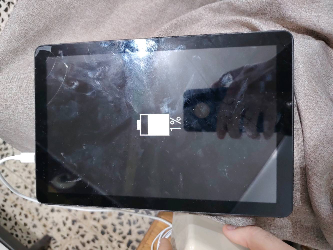 ايباد بلاك فيو . للبيع . يشتغل بس يحتاج تبديل بطارية و شاشه 

35 و بي مجال . بغداد/ الغزالية 
*********** واتساب