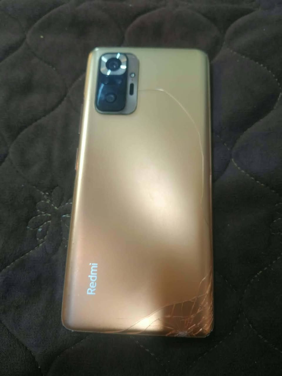 سلام عليكم
Redmi note 10 pro max
ذاكرة 128
رام 8
بطارية5020
ببجي 60 فريم
3 سيم
بصمه وجه وبصمه اصبع
كاميرات 4k مع مثبت بصري وتعديل صور للذكاء 
فقط ضهر وسعر تبديله 10 الالف فقط
سعر 140 وبي مجال 
واتساب ***********
