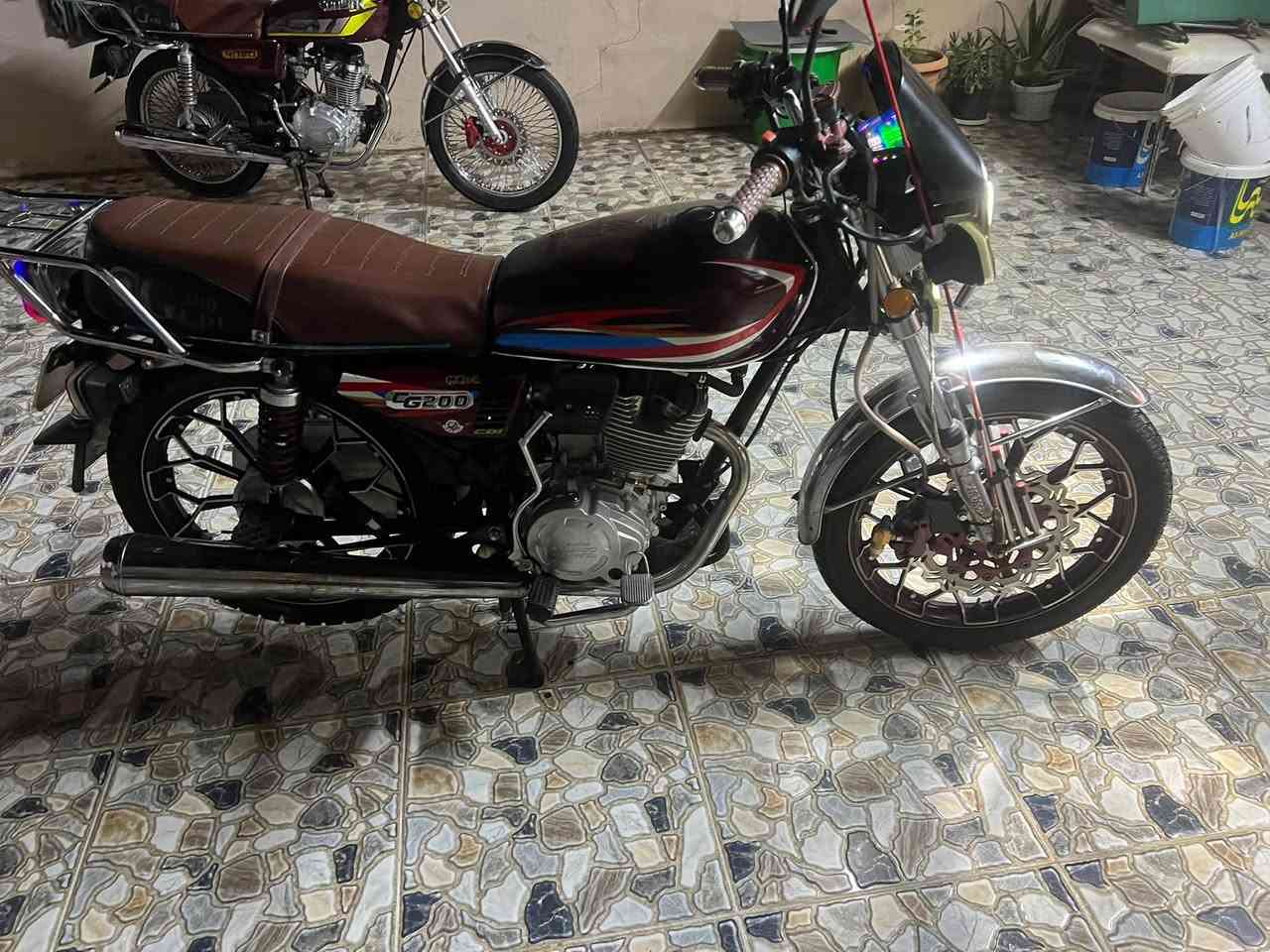 مأطور 5كير محرك 200سعره 725وبي مجال بسيط ***********
