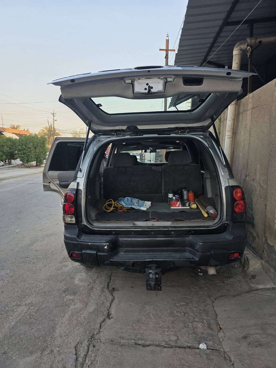 شوفرو ليت بلايزر موديل ٢٠٠٣جديدة بمعنى الكلمة مكفوله من الصبغ والضربه محرك المرغوب قبق اسود حداديه جديده تخم تاير /السعر ١٠٥ بيه مجال بسيط/العنوان/بابل /المسيب/ت/صاحب السياره/***********
