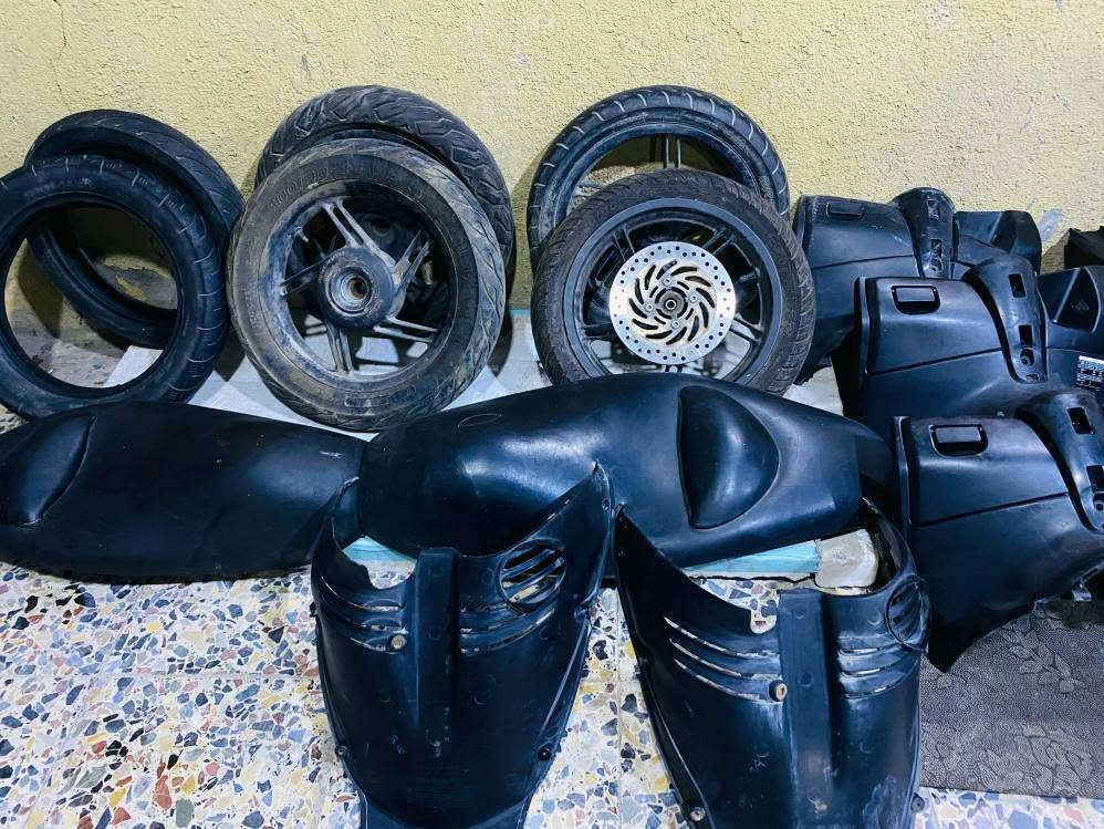 السلام عليكم، متوفر غراض تفصيخ بلادي مال pcx (بيسي  اكس) الجيل الاول فقط فقط مكاني بغداد شهداء البياع يوجد توصيل جميع المحافظات، رقمي *********** اي استفسار اتصال او مراسلة واتساب فقط غير متواجد ع الفيس ومتوفر تصليح وبلخدمة
