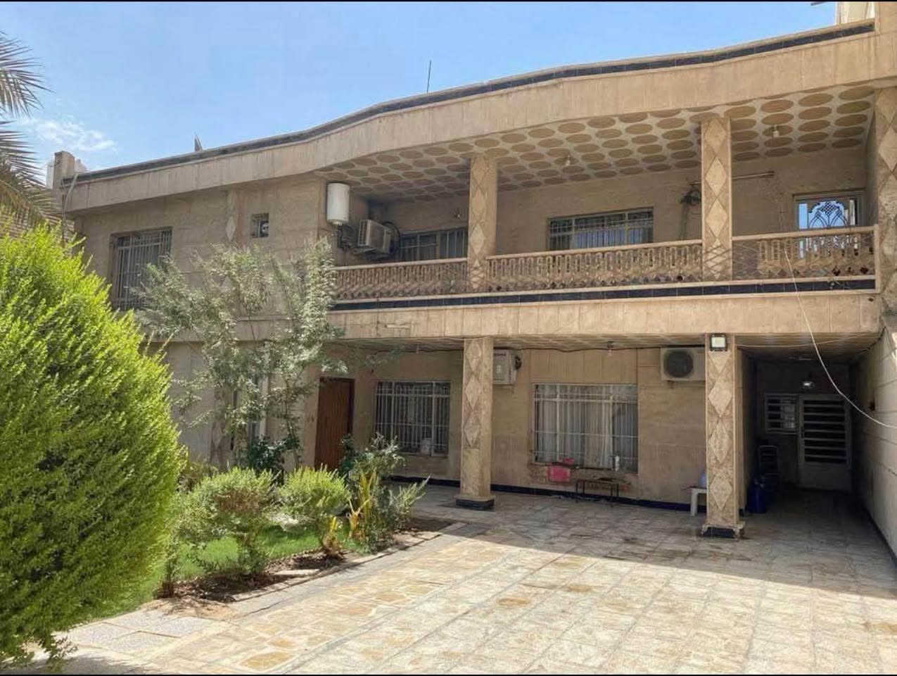 بيت بالبلديات شارع المصرف
*********** طابو
مساحة 480م
يباع كامل او بالتجزئة 120, 140, 150 متر
سعر المتر 2,000,000
