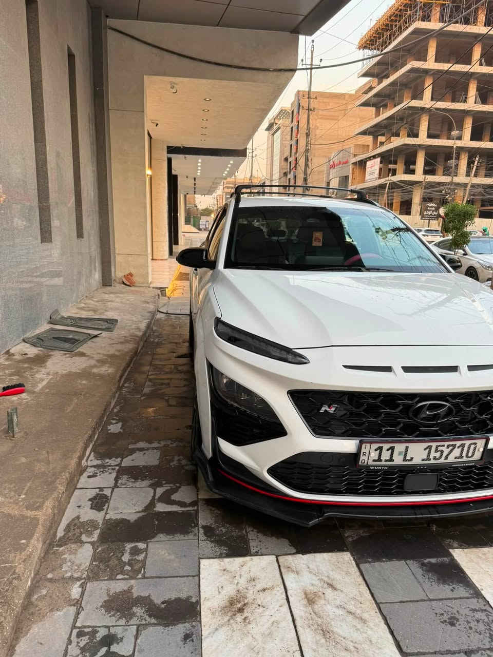 سلام عليكم 
للبيع او المراوس هونداي كونا فئة ال N سرعة 300 
محرك 2000 تيربو سيارة بيها قطعتين فقط بنيد وجاملغ ماشية 60 كيلو وبدون اي نقص عليها ادامة كاملة . مكان السيارة بغداد الكرادة 
واتس اب ***********
