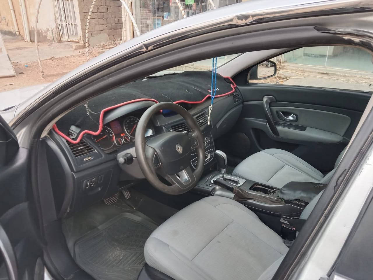 رينو فرنسي • ٢٠١٢ • رقم اربيل