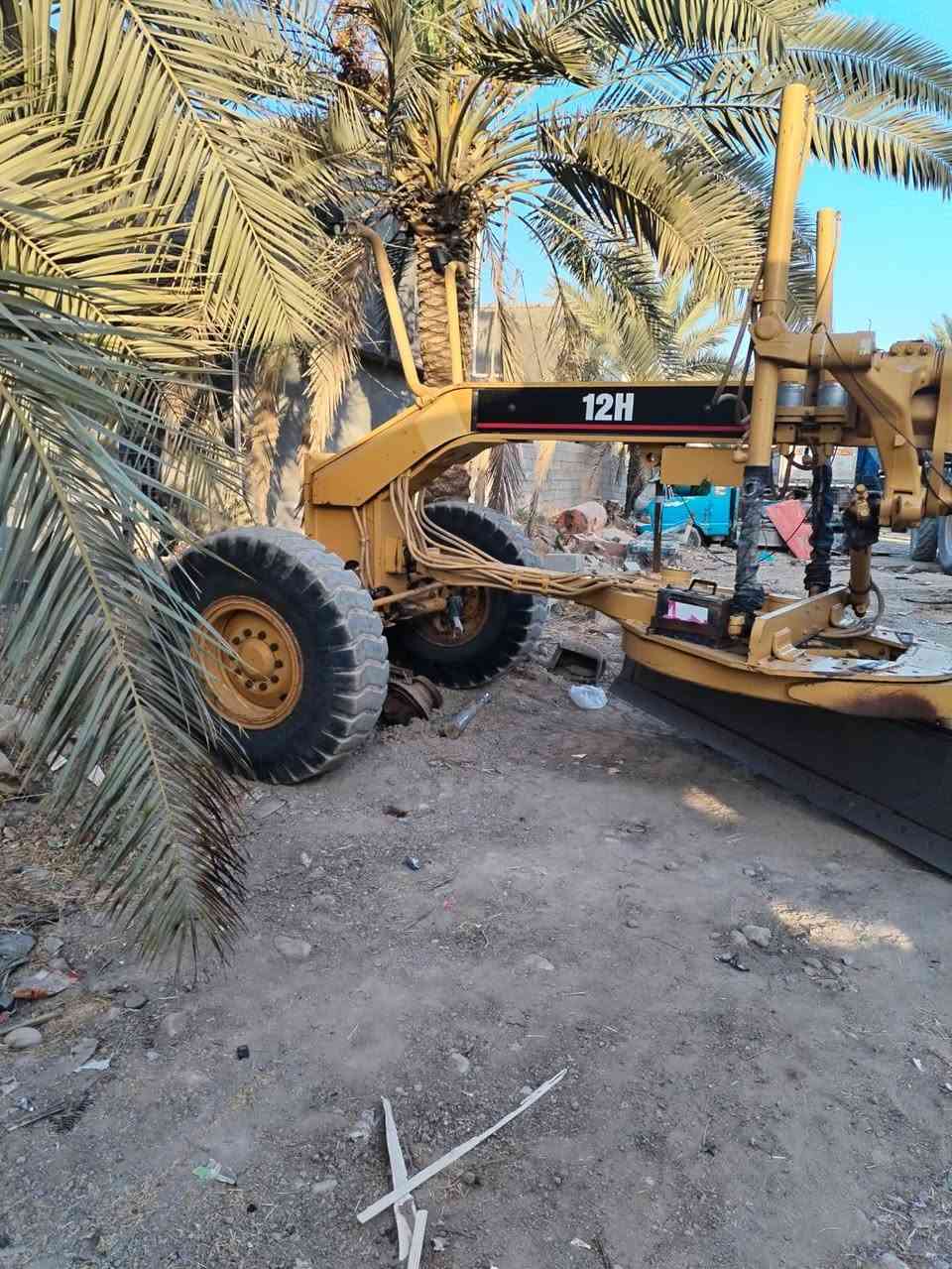 فالسلام عليكم كريدر H12موديل 2002كفاله عامه رقم سليمانيه مسجله موديله تحويل ثاني يوم برغي ممفتوح بيه تبريد بلادي ***********
