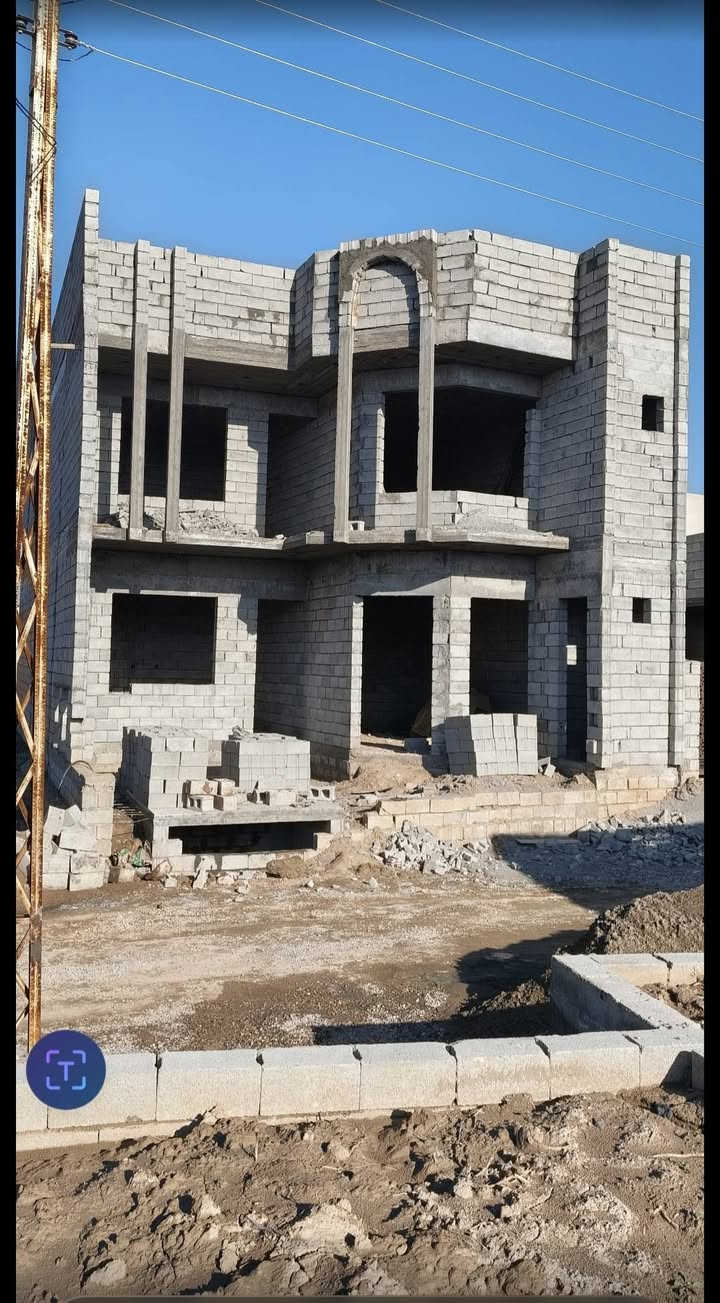 هيكل للبيع في تقاطع القدس حي الرافدين مساحه 200م  رابع قطعه عن شارع العام السعر83 الرقم***********
