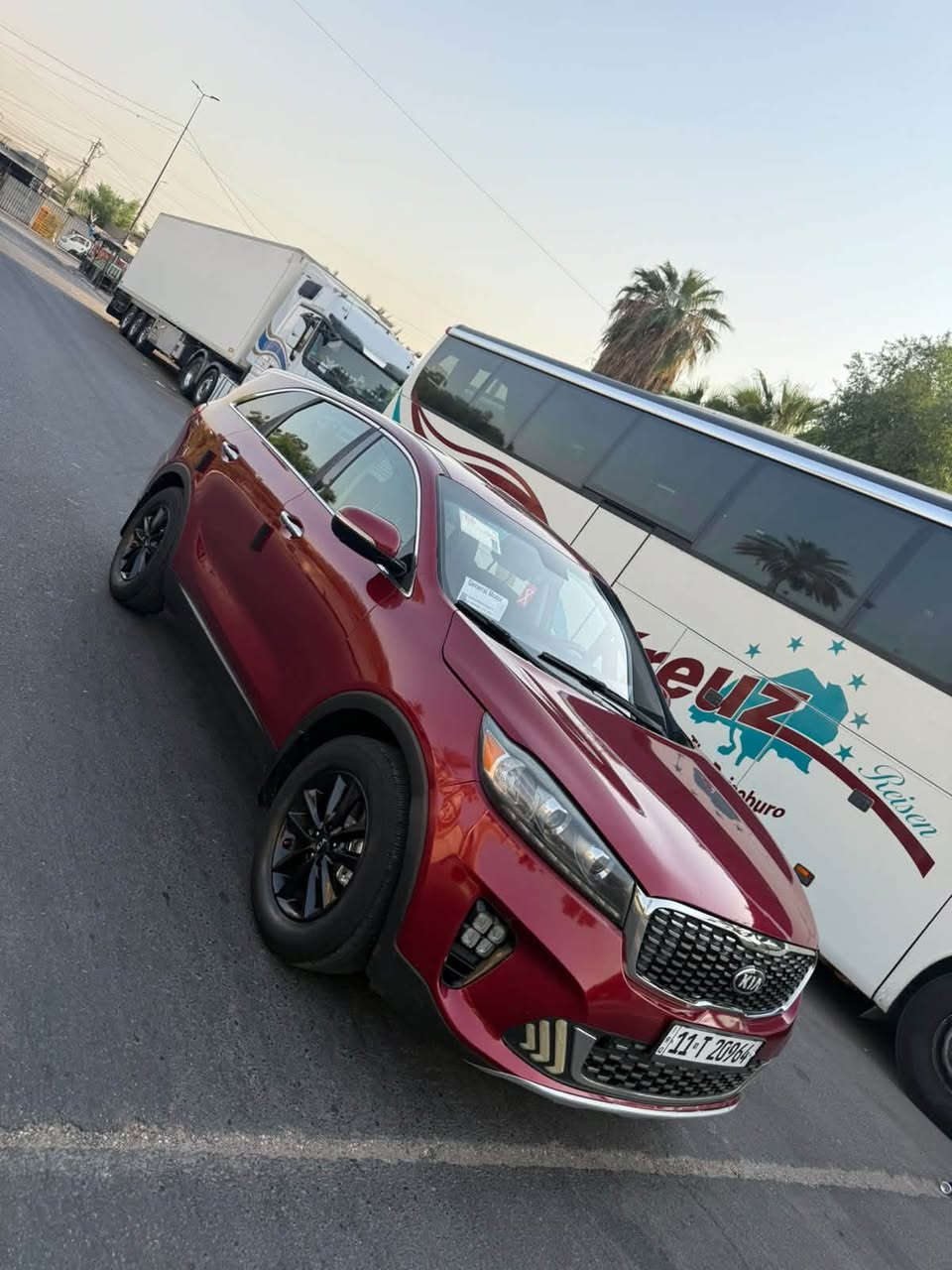 السلام عليكم كيا سورنتو موديل 2019 وارد امريكي حادثهه جاملغ وبنيد فقط سياره جديده مواصفات نص فول مكينه 4 سلندر 2400شاشه جبيره مري شفط 7 راكب سياره جاهزه من كل النواحي السعر (146$) ورقه استفسار (***********) مكاني بغداد الشعب
