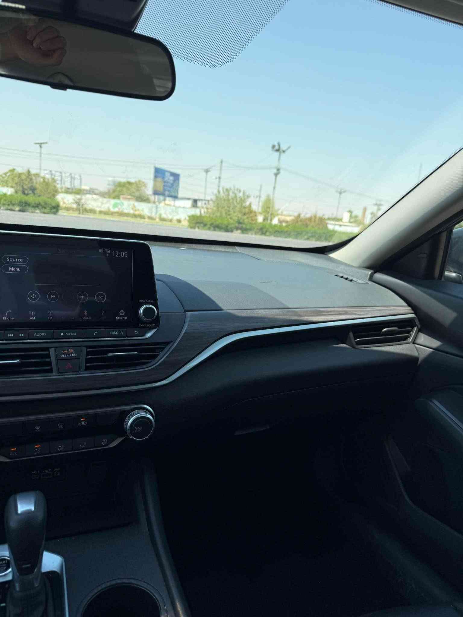 Nissan Altima SV  2025
جاملغ و بونیت سبوغ بدون دواخل
ارباک ستیرن تاک راجع بلادی 
٣٢ الف ماشیة 
سعر 148$
*********** واتساب موجود 
مکان اربیل أربيل, العراق
