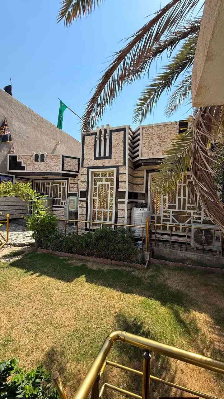 السلام عليكم 
دار للبيع  م/300 متر طابق واحد فقط قرب شارع الطاقه أو اعداديه الصناعه للاستفسار الاتصال على ***********  أو مراسله على الواتساب
