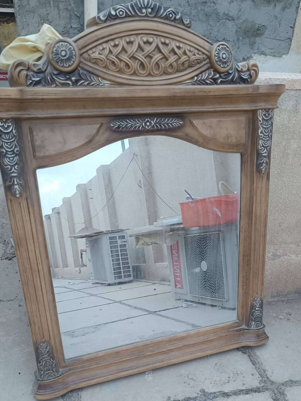 مرجوحة • مرايا خشب • باب مستعمل