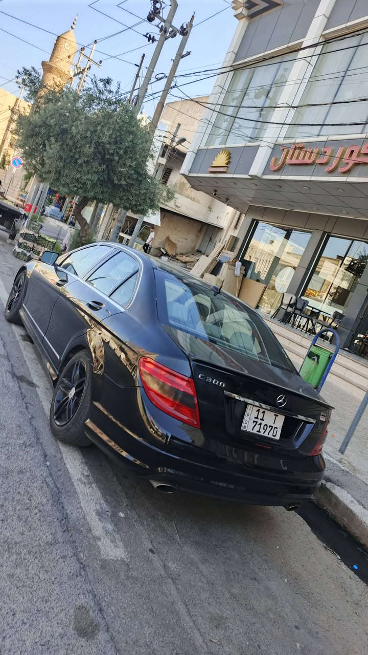 الجميله✨ للبيع او مراوس
 لون لمميز الاسود الاملكي 🖤
مرسيدس C300 موديل 2011
فول مواصفات – سيارة نظيفة جداً
فتحة سقف – شاشة – كشنات جلد ميموري – ستيرن كهرباء  _تدفئه كشنات _ خزن كشنات ميموري _كامرا خلفيه_شاشه كبيرا_برده خلفيه _وضعيات قياده_ مثبتات سرعا 2_كير7نمر صاروخ🚀 وبعد بيها هواي موصفات
محرك 6 Vلعقل الفوك لمرغوب
بدون حادث فقط الجاملغ الخلفي كلير ولباب عكس سايق بارد شبر 
 مكينة وكير كله جديد 
السيارة استخدام شخصي 
رقم بغداد
تحويل ثاني يوم  ارقام نكليزي
📍المكان: بغداد – البلديات 
💰السعر: 135
📞 للتواصل: ***********
📞:التواصل***********
ارقام واتساب
