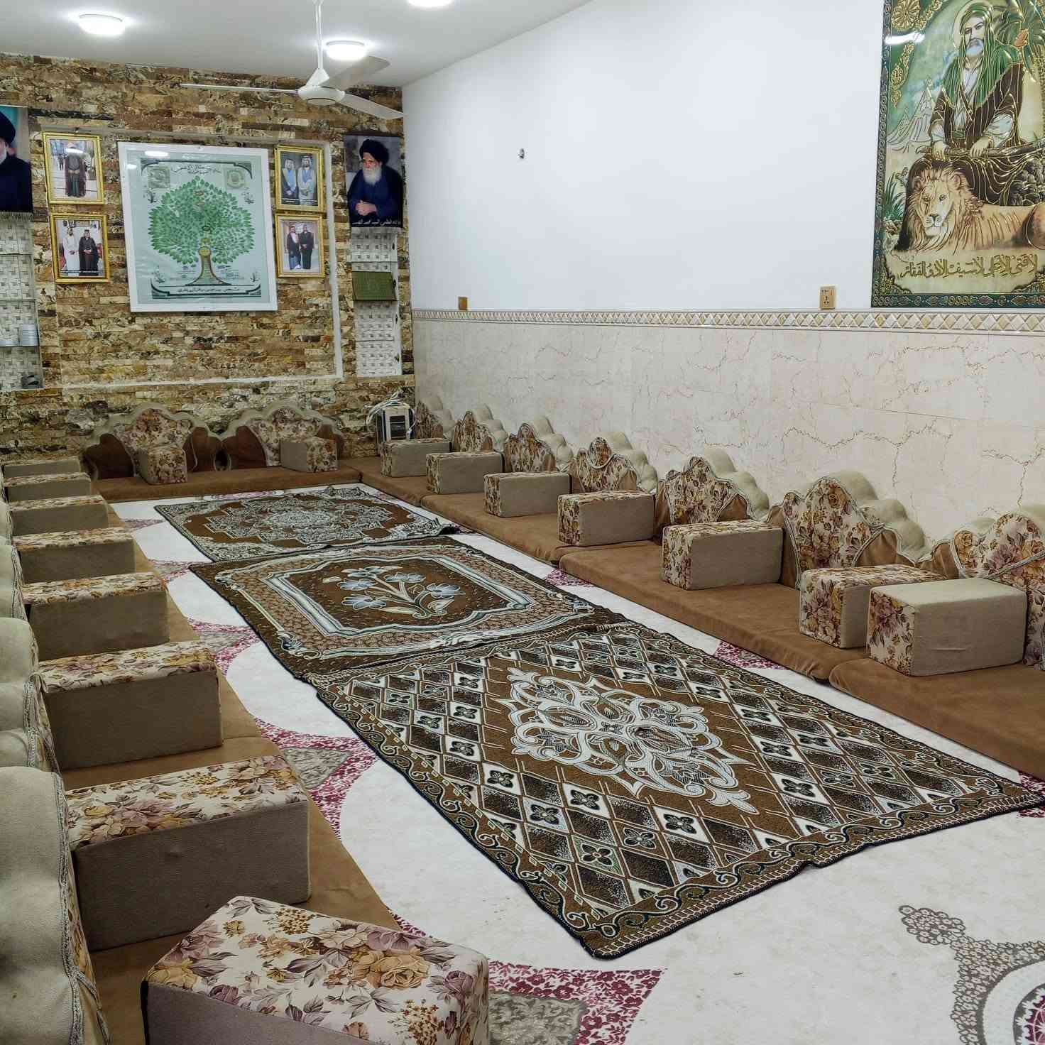 بيت للبيع المستعجل في كربلاء نهايه حي العامل قرب السوق الاخير🌲 قطاع ال19 مساحة 175م  طابو صرف🌲 طابقين 4 غرف نوم وملحقاته بناء طابوك وصب مسلح🌲 السعر 150جوسعر السوك مع المحال🌲 للاستفسار ***********🌲*********** نستقبل جميع العروض في كربلاء
