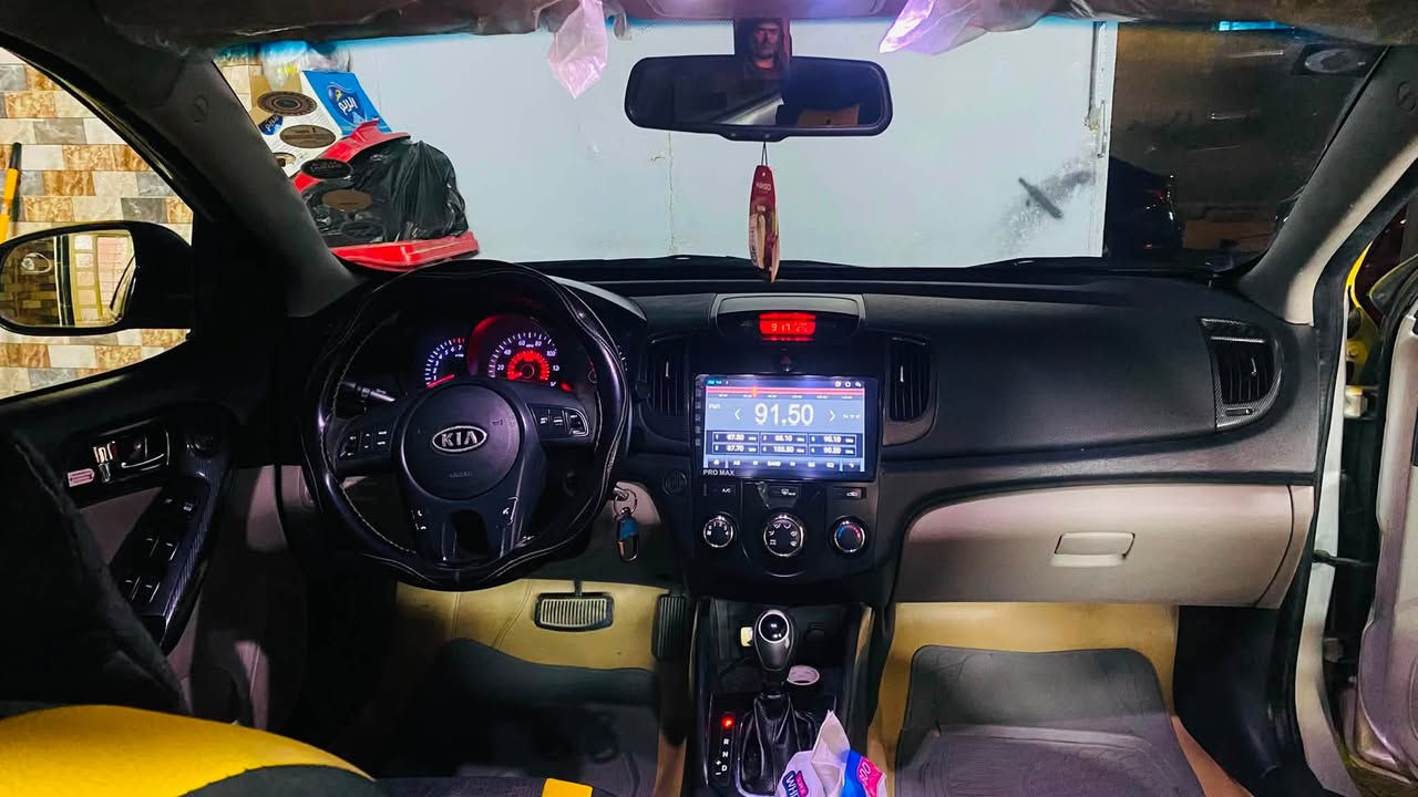 🚘 للبيع .. سيارة نظيفة وجاهزة للاستخدام 🚘
مواصفات السيارة:

الموديل: 2013 🗓️ السيارة فول مواصفات فتحة 

الداخل: كشنات جلد (مدوشمة جديد وترتيب درجة أولى) 💺✨

التبريد: ثلج ما شاء الله 🥶❄️

حالة البودي والضرر (بكل ذمة وضمير):

ضربة أمريكا: طخة بسيطة بخشم البنيد (على كد شبر بس!)، والسيارة بلادية وما بيها أي قطعة تبديل 🇺🇸🛡️موضح بالصورة

الغرامات: مصفرة وما تطلبك درهم 💸✅

الرقم: بغداد (انكليزي) 🚦

التفاصيل النهائية:

مكان التواجد: بغداد الامين الثانية📍

السعر: 85 ورقة 💵

ملاحظة: السعر بيه مجال للطيبين (حق الجيّة وتدللون) 😉🤝

للاستفسار الاتصال على الرقم: 

[ ***********] 📞  اني مجرد وسيط اتصل بصاحب سياره
