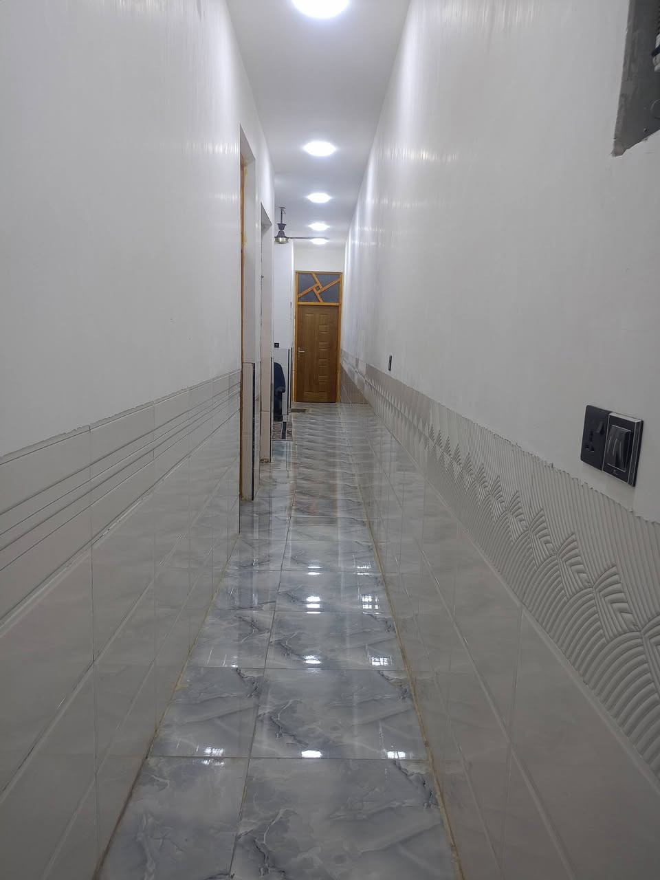 السلام عليكم بيت 115 متر قريب على شارع العام بيت كله طابوگ بيت كامل من كلشي مي او كهرباء او سحب أو نت العنوان خلف السيطرة الاتصال او المراسلة واتساب ***********
